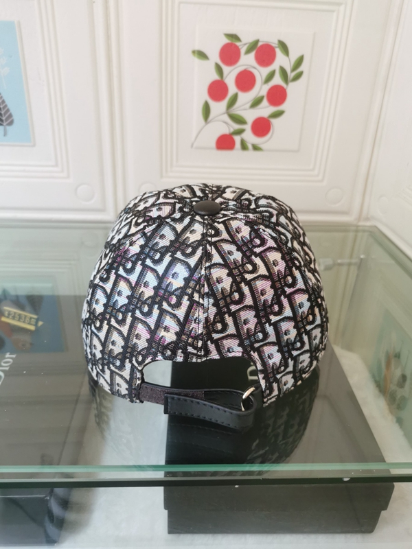 ブランド帽子側面デザイン